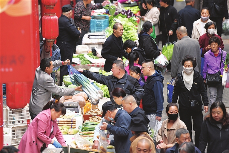 <a href="http://4g.tynews.com.cn/system/2025/05/09/030884313.shtml" >开化寺早市热闹非凡</a>