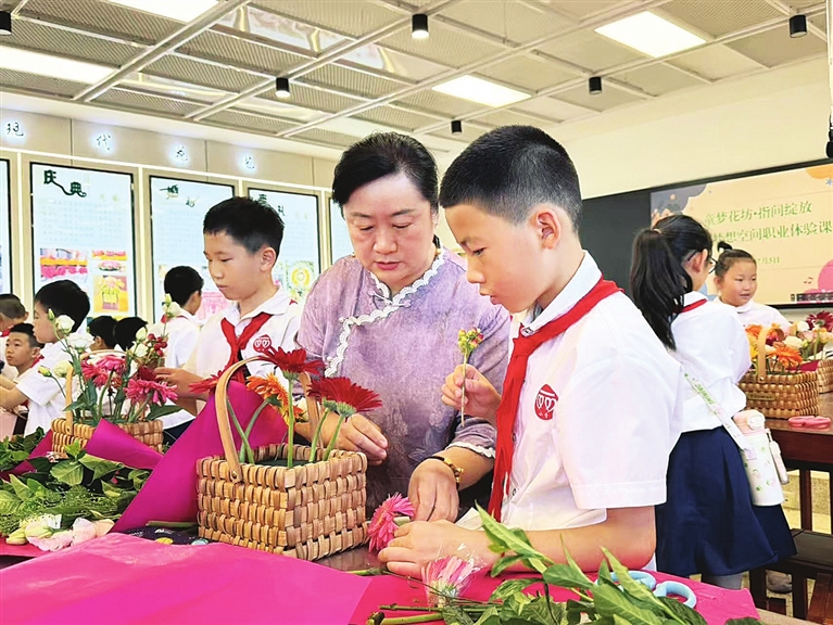 <a href="http://4g.tynews.com.cn/system/2025/07/08/030904906.shtml" >研学实践</a>