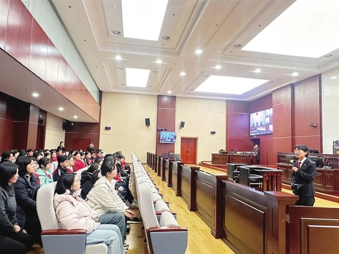 <a href="http://4g.tynews.com.cn/system/2025/12/04/030958819.shtml" >零距离普法 沉浸式学法</a>