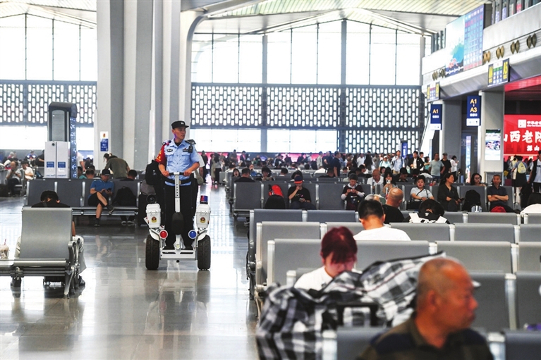 <a href="http://4g.tynews.com.cn/system/2026/07/13/031043233.shtml" >守护旅客平安</a>
